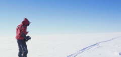 The desolation and the silence up on the Icecap is very present. Photo Per Nordström